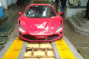 Luxury Car Transportation img